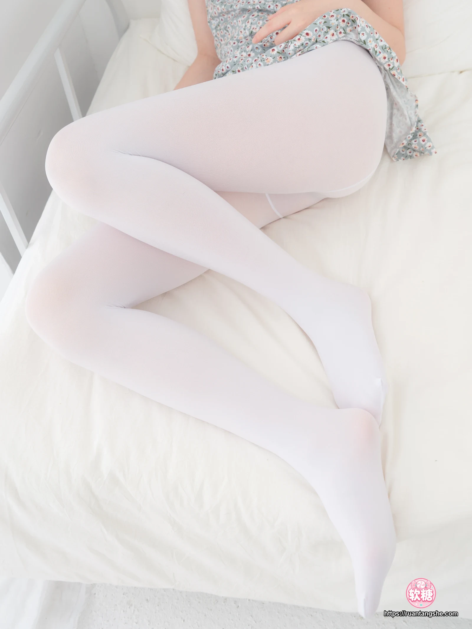 紧急企划 紧急企划 小恩 白丝碎花裙