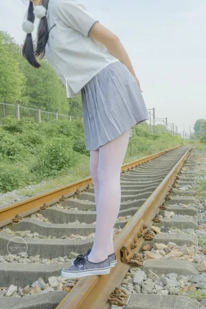 森萝财团《有料-38》写真图集 60P｜在线预览与图包下载