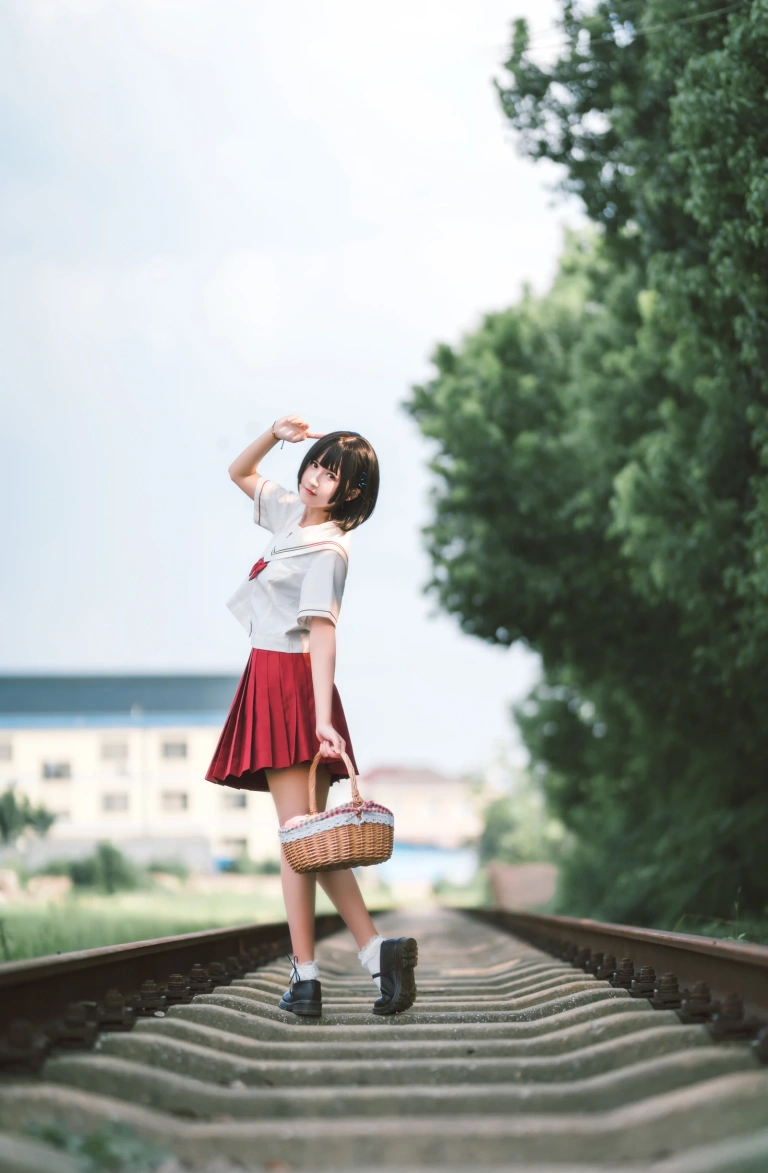 三度_69《JK红裙》写真图集 11P｜在线预览与图包下载