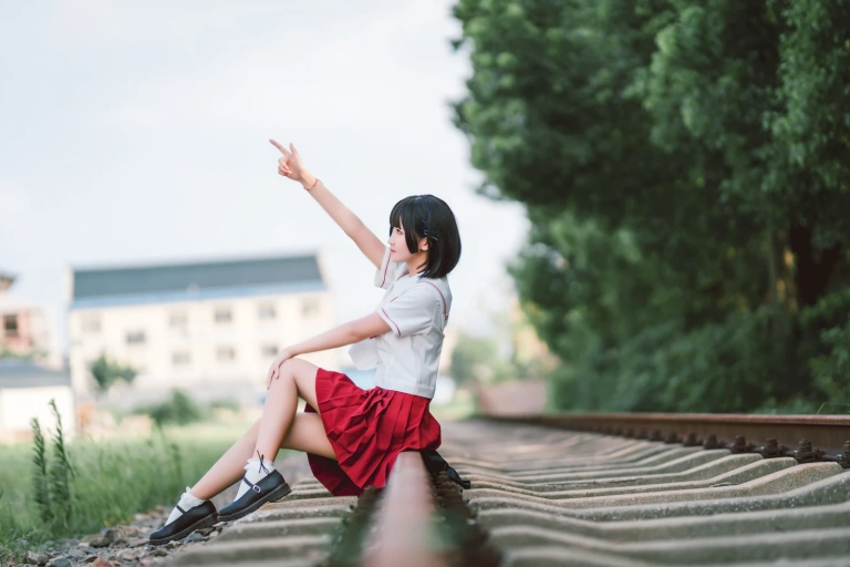 三度_69《JK红裙》写真图集 11P｜在线预览与图包下载