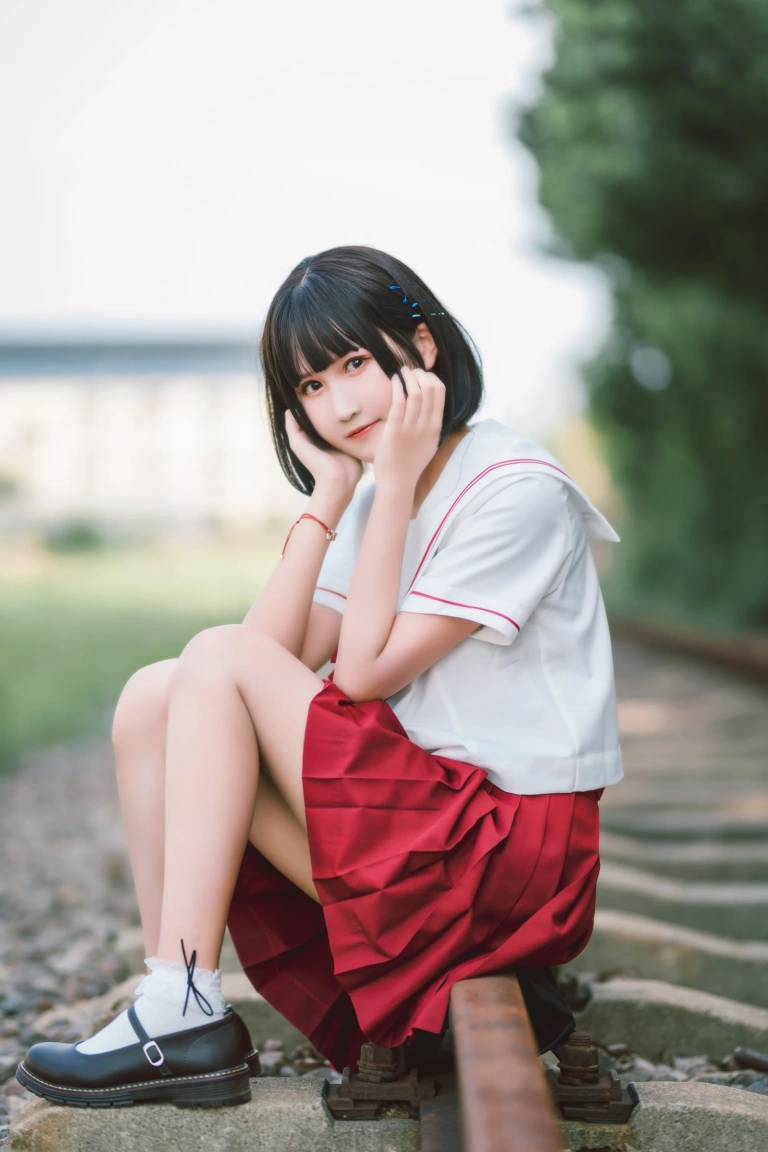 三度_69《JK红裙》写真图集 11P｜在线预览与图包下载