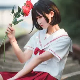 三度_69《JK红裙》写真图集 11P｜在线预览与图包下载