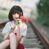三度_69《JK红裙》写真图集 11P｜在线预览与图包下载