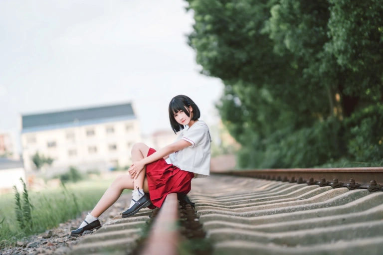三度_69《JK红裙》写真图集 11P｜在线预览与图包下载
