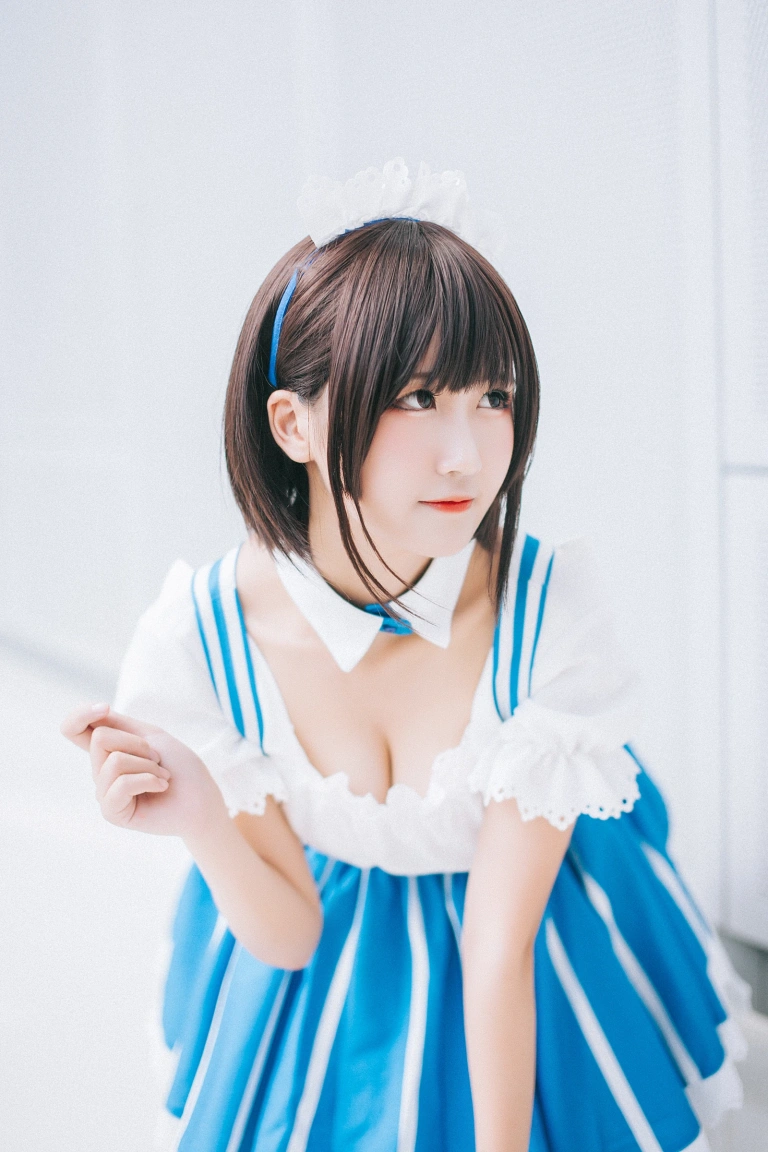 三度_69《路人女主的养成方法2》写真图集 27P｜在线预览与图包下载