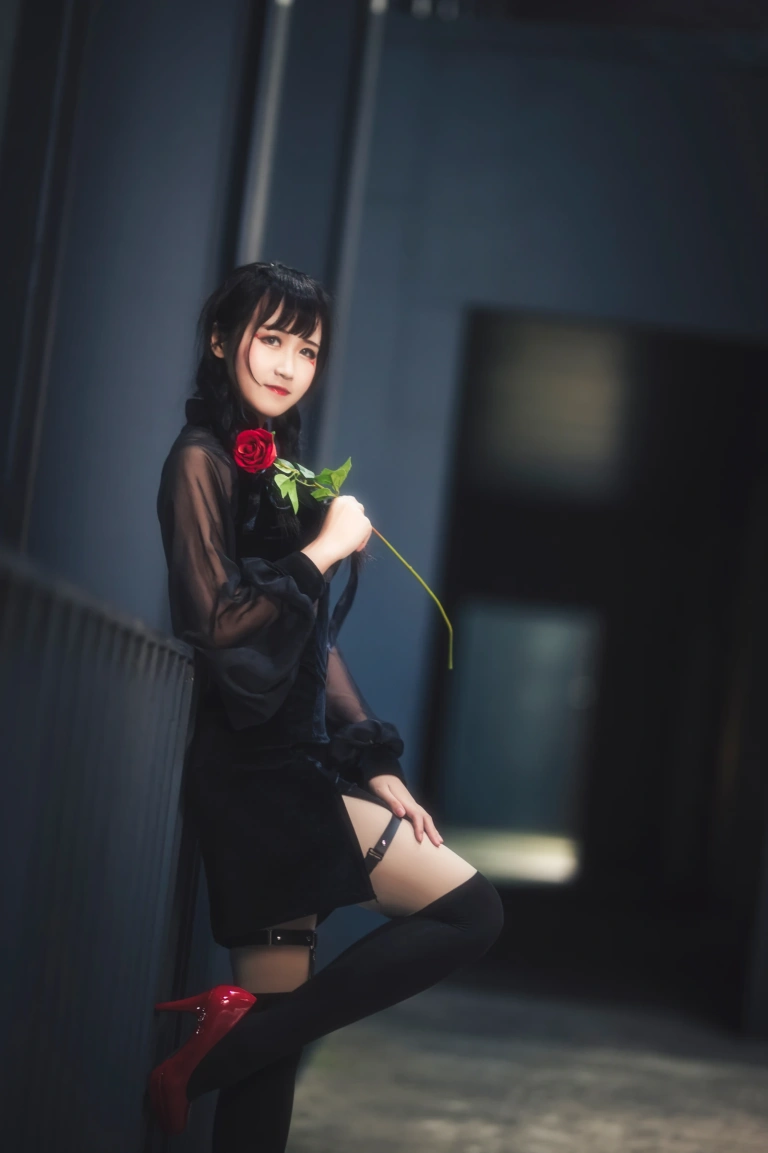 三度_69《玫瑰旗袍》写真图集 13P｜在线预览与图包下载