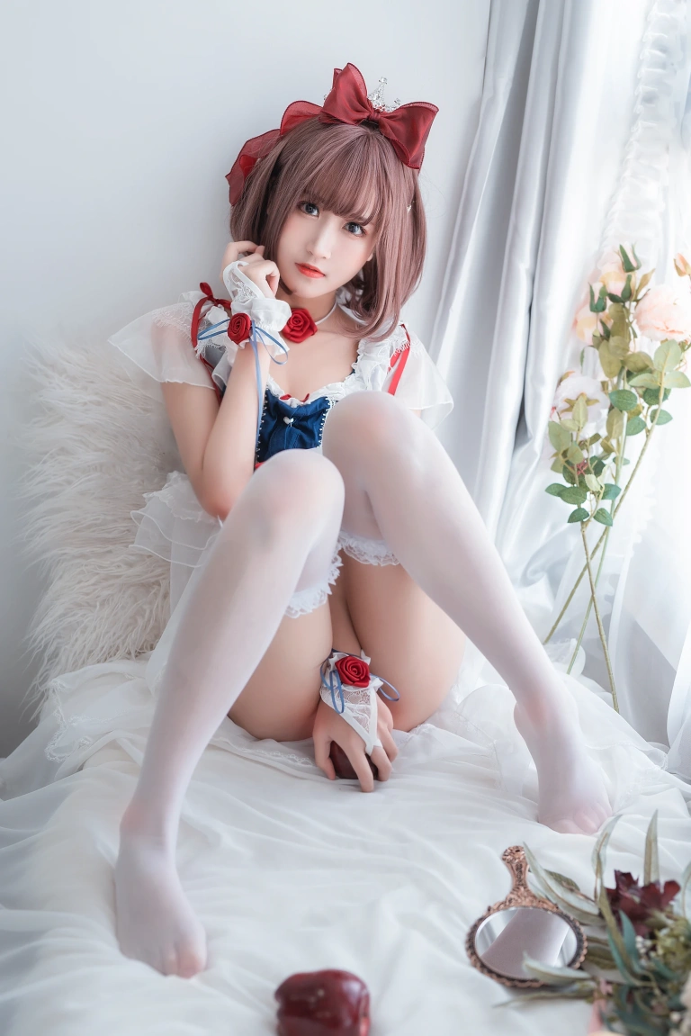 三度_69《白雪姬》写真图集 41P+3V｜在线预览与图包下载