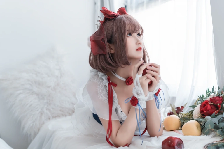 三度_69《白雪姬》写真图集 41P+3V｜在线预览与图包下载