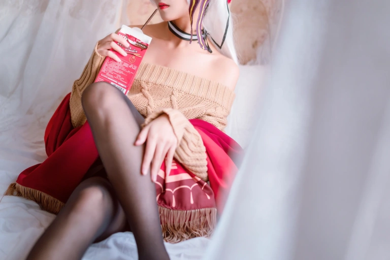 三度_69《贝尔法斯特》写真图集 19P｜在线预览与图包下载