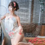 三度_69《肚兜》写真图集 32P｜在线预览与图包下载