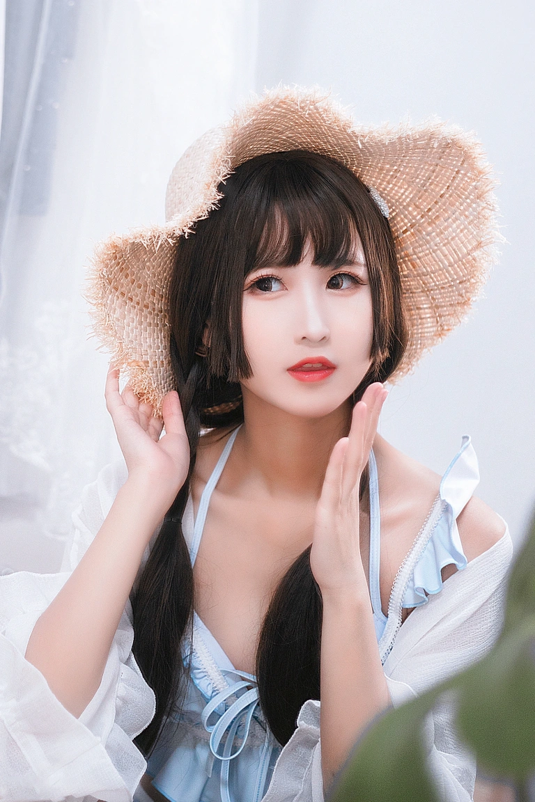 三度_69《房间里的夏天》写真图集 42P｜在线预览与图包下载