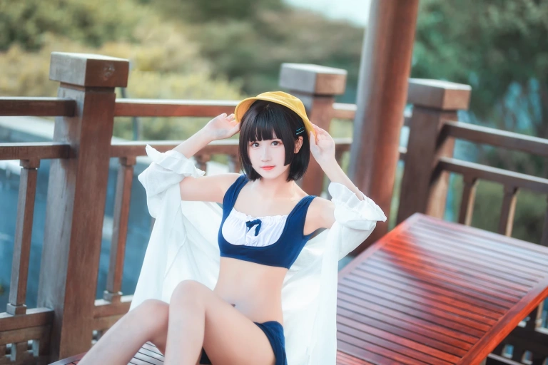 三度_69《小黄帽》写真图集 40P｜在线预览与图包下载