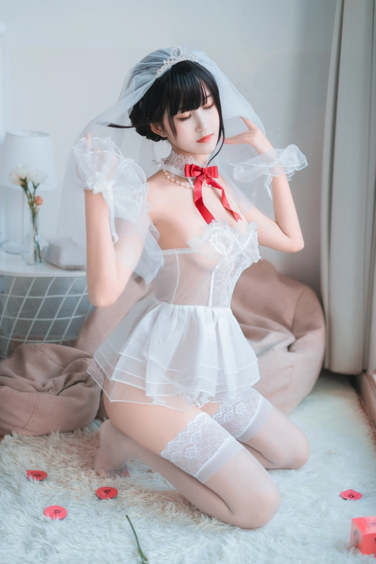三度_69《婚纱孔雀翎》写真图集 24P｜在线预览与图包下载