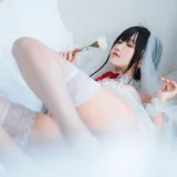 三度_69《婚纱孔雀翎》写真图集 24P｜在线预览与图包下载