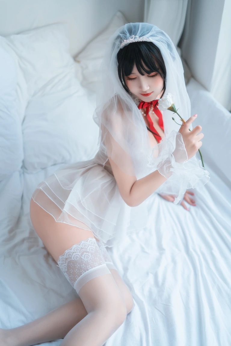 三度_69《婚纱孔雀翎》写真图集 24P｜在线预览与图包下载