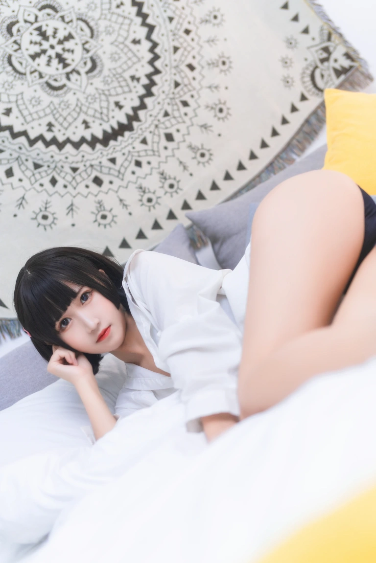 三度_69《衬衫日常》写真图集 22P｜在线预览与图包下载