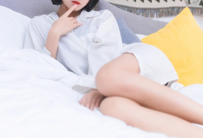 三度_69《衬衫日常》写真图集 22P｜在线预览与图包下载