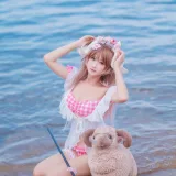三度_69《小羊泳装》写真图集 17P｜在线预览与图包下载