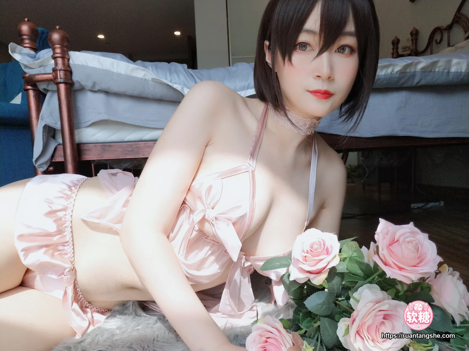 白银81 白银81 NO.007 - 粉色蝴蝶睡衣