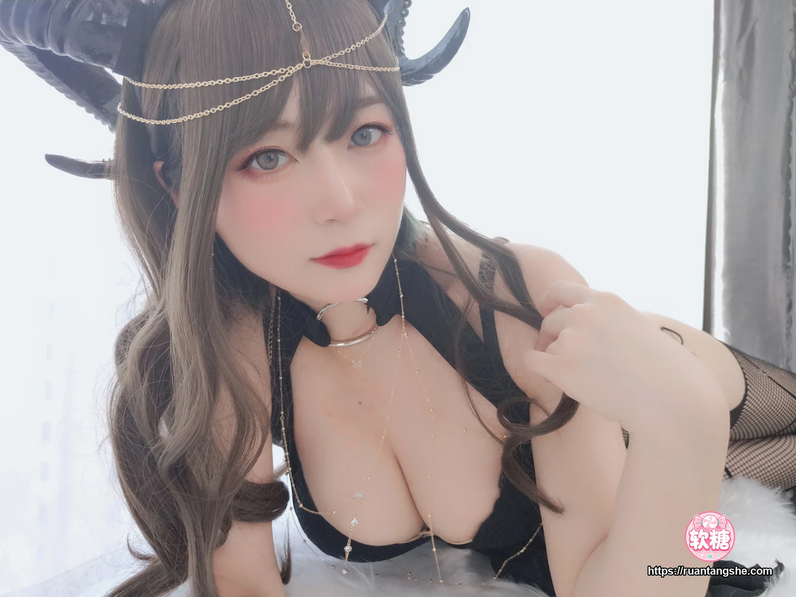 白银81 白银81 NO.018 - 黑山魅魔