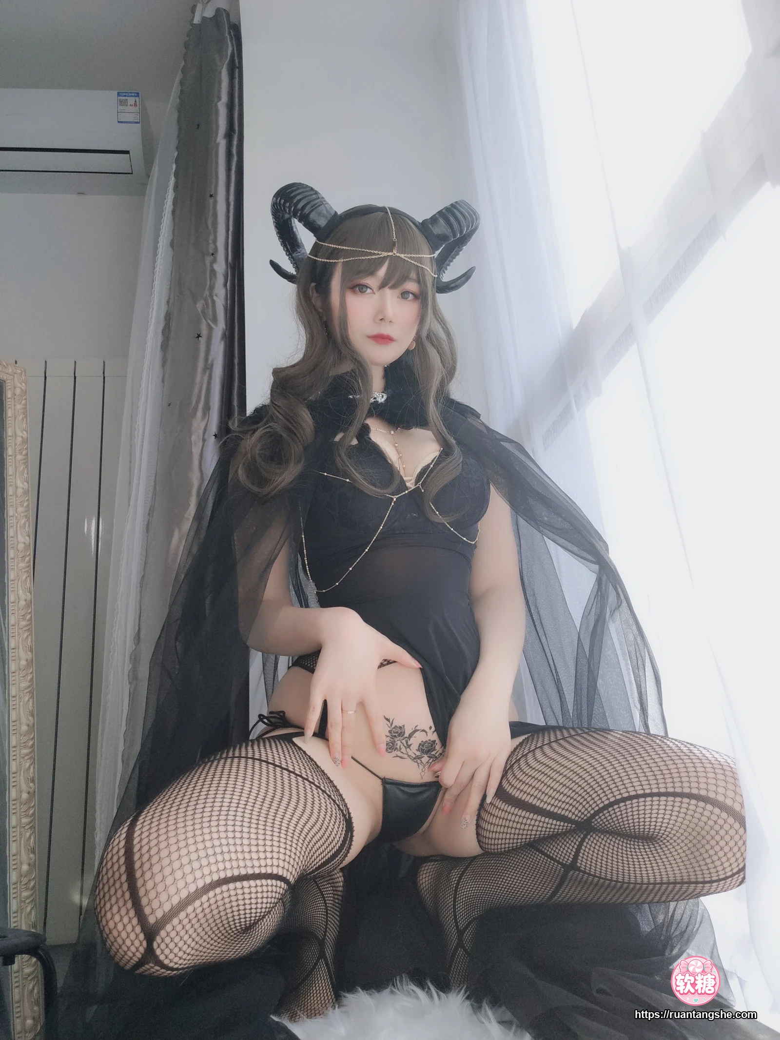 白银81 白银81 NO.018 - 黑山魅魔