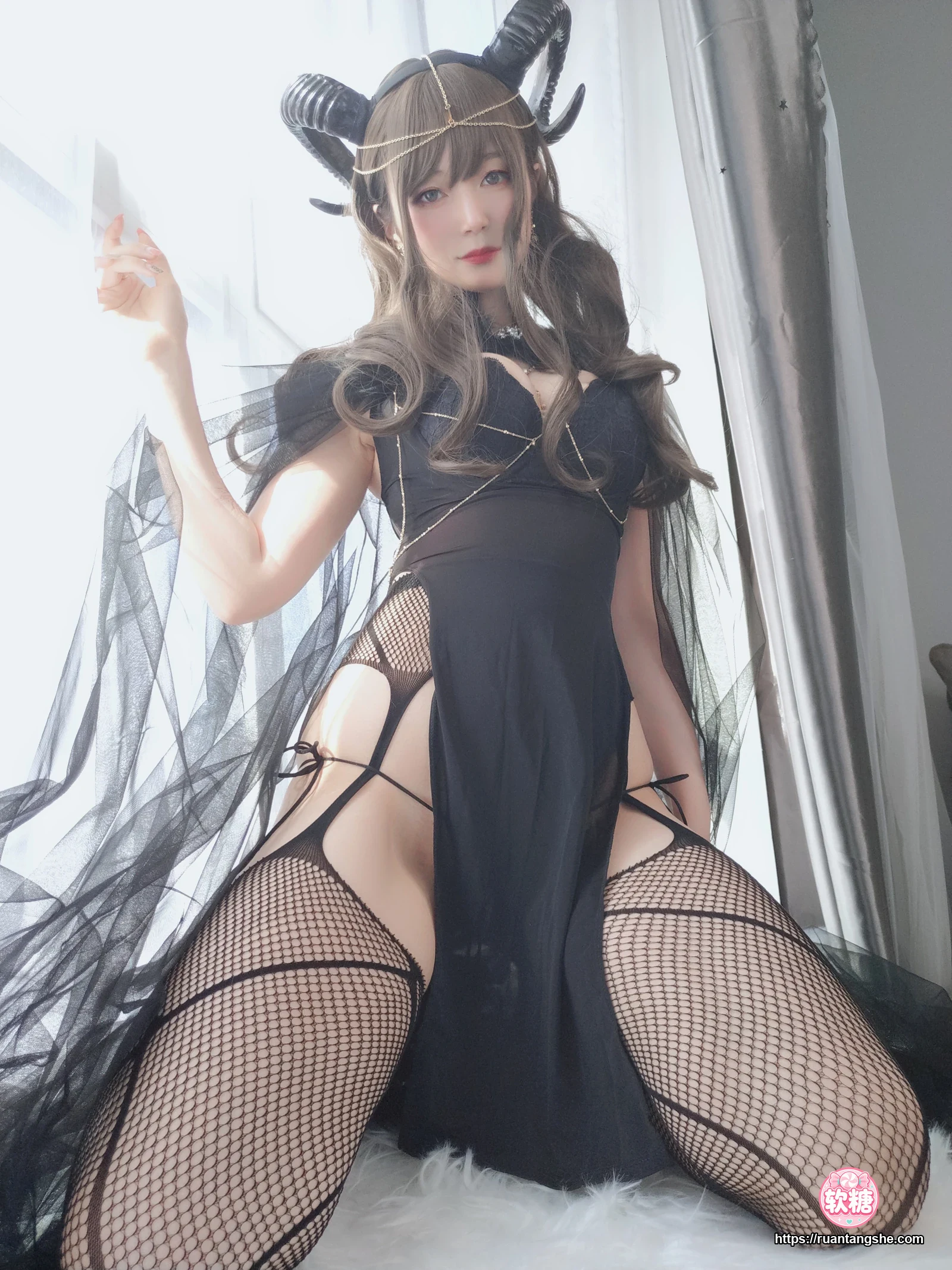 白银81 白银81 NO.018 - 黑山魅魔
