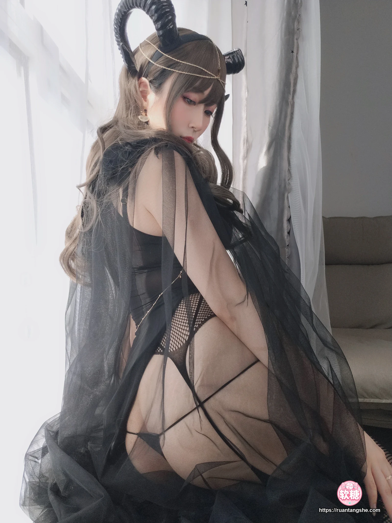 白银81 白银81 NO.018 - 黑山魅魔