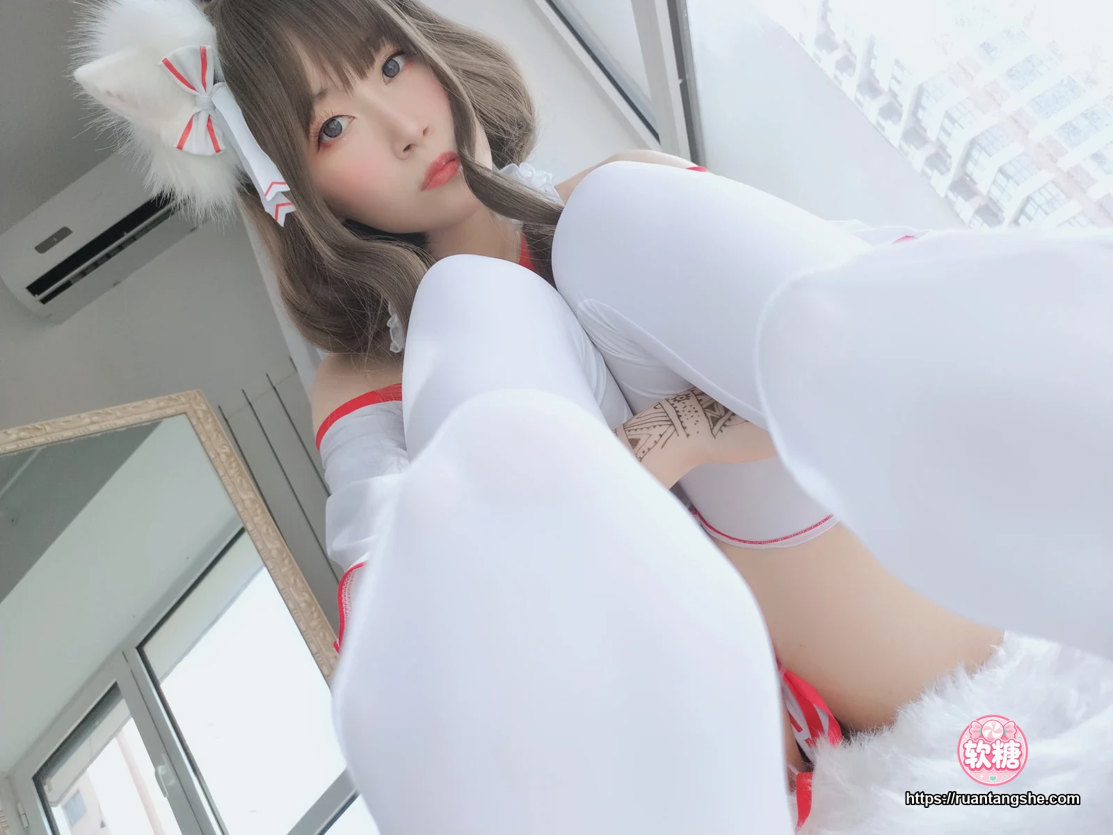 白银81 白银81 NO.024 - 神社饲养的小狐狸