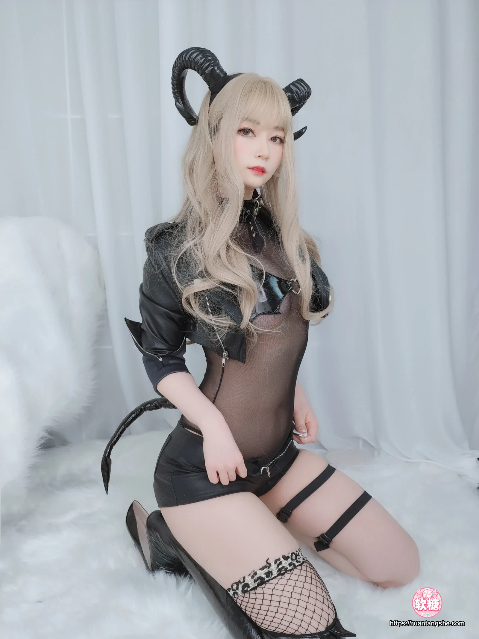 白银81 白银81 NO.034 - 皮衣小恶魔