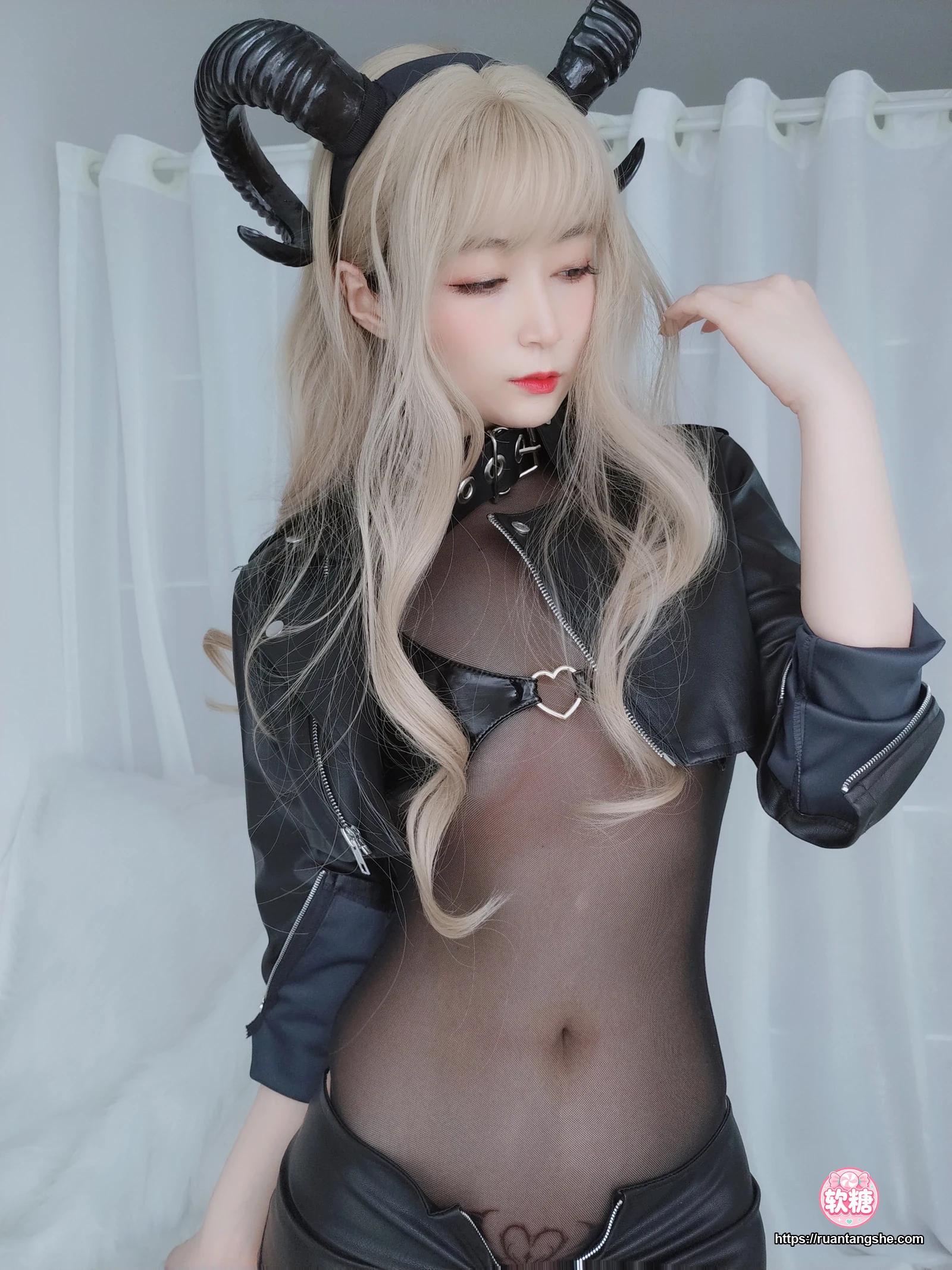 白银81 白银81 NO.034 - 皮衣小恶魔