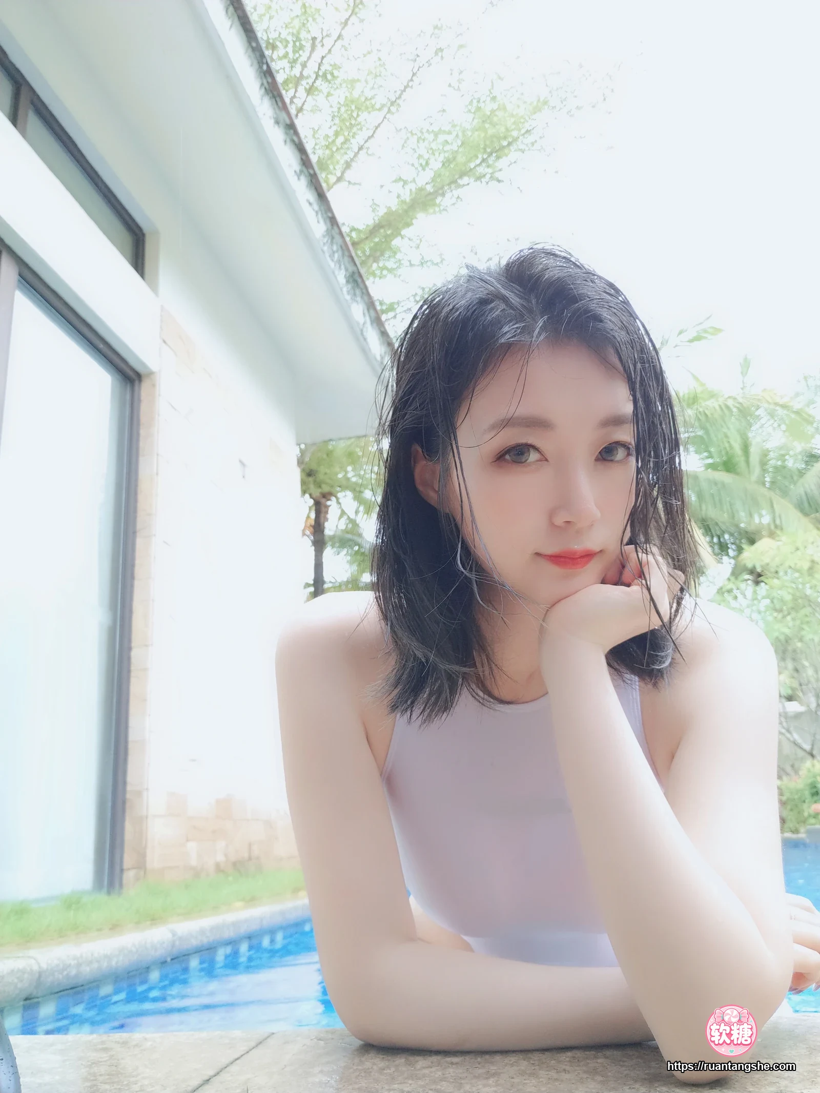 白银81 白银81 NO.036 - 白色竞泳