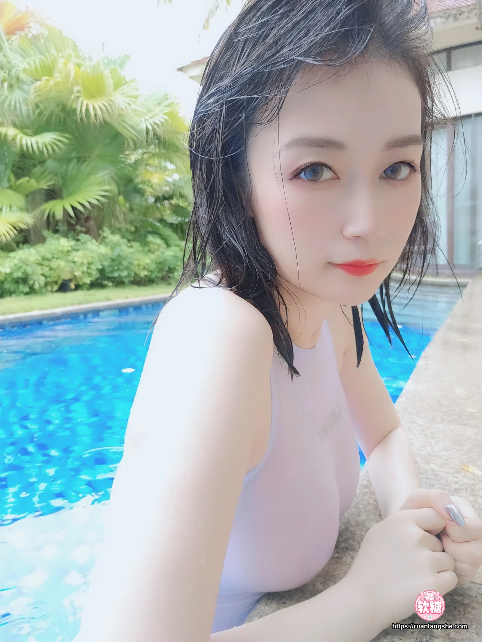 白银81 白银81 NO.036 - 白色竞泳