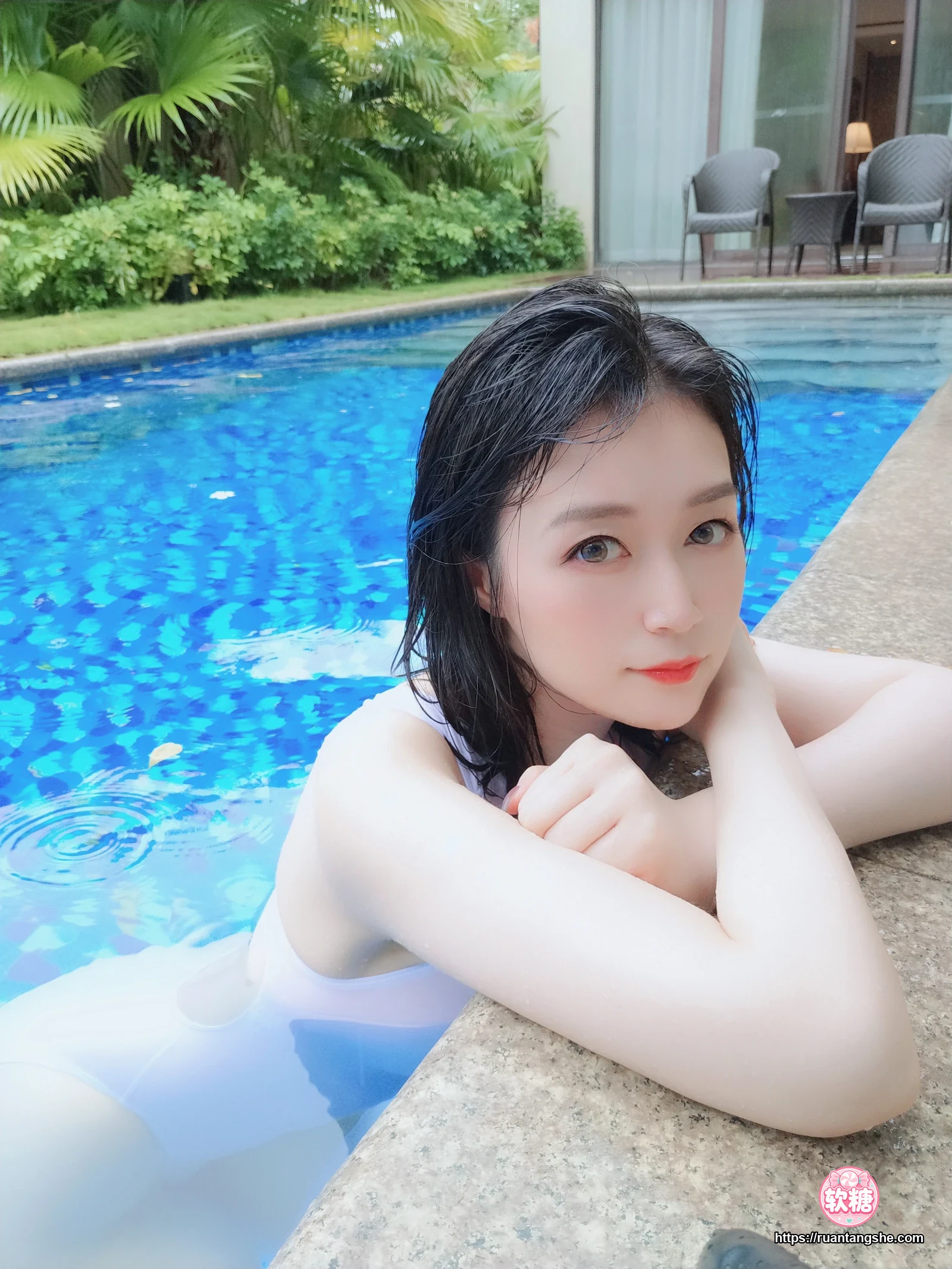 白银81 白银81 NO.036 - 白色竞泳