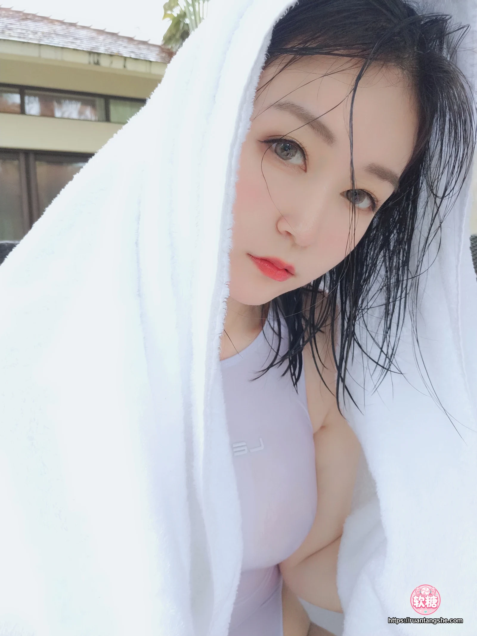 白银81 白银81 NO.036 - 白色竞泳