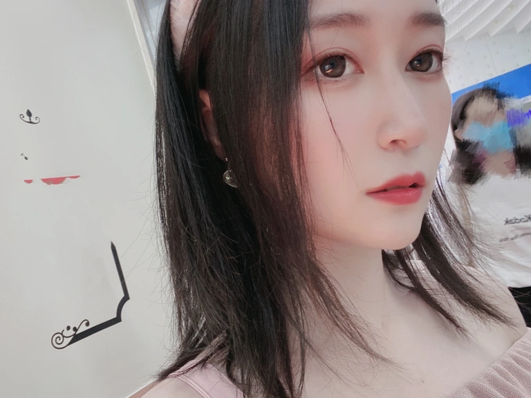 白银81《桌面壁纸》写真图集 100P+5V｜在线预览与图包下载