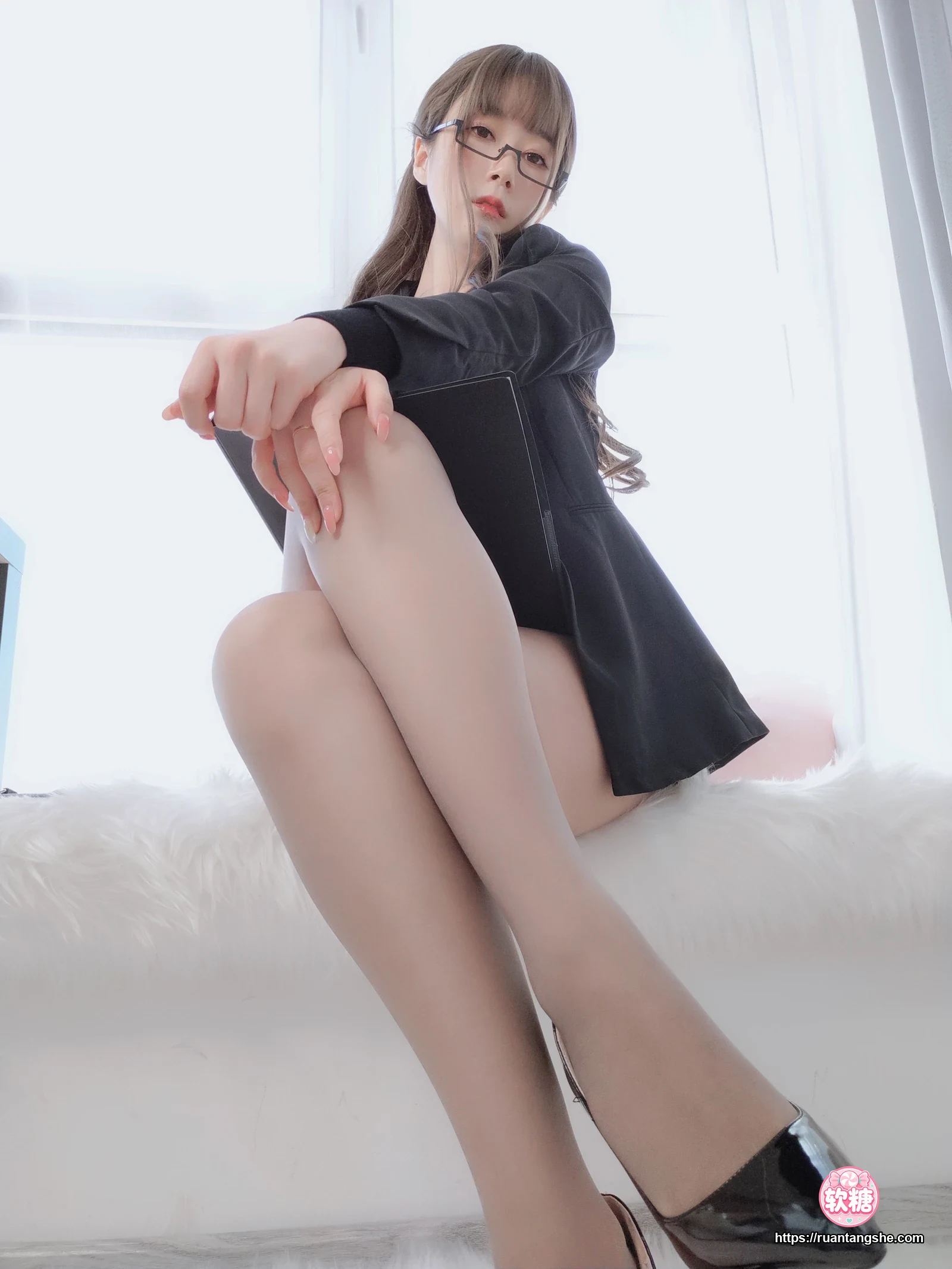 白银81 白银81 NO.049 - 黑西服