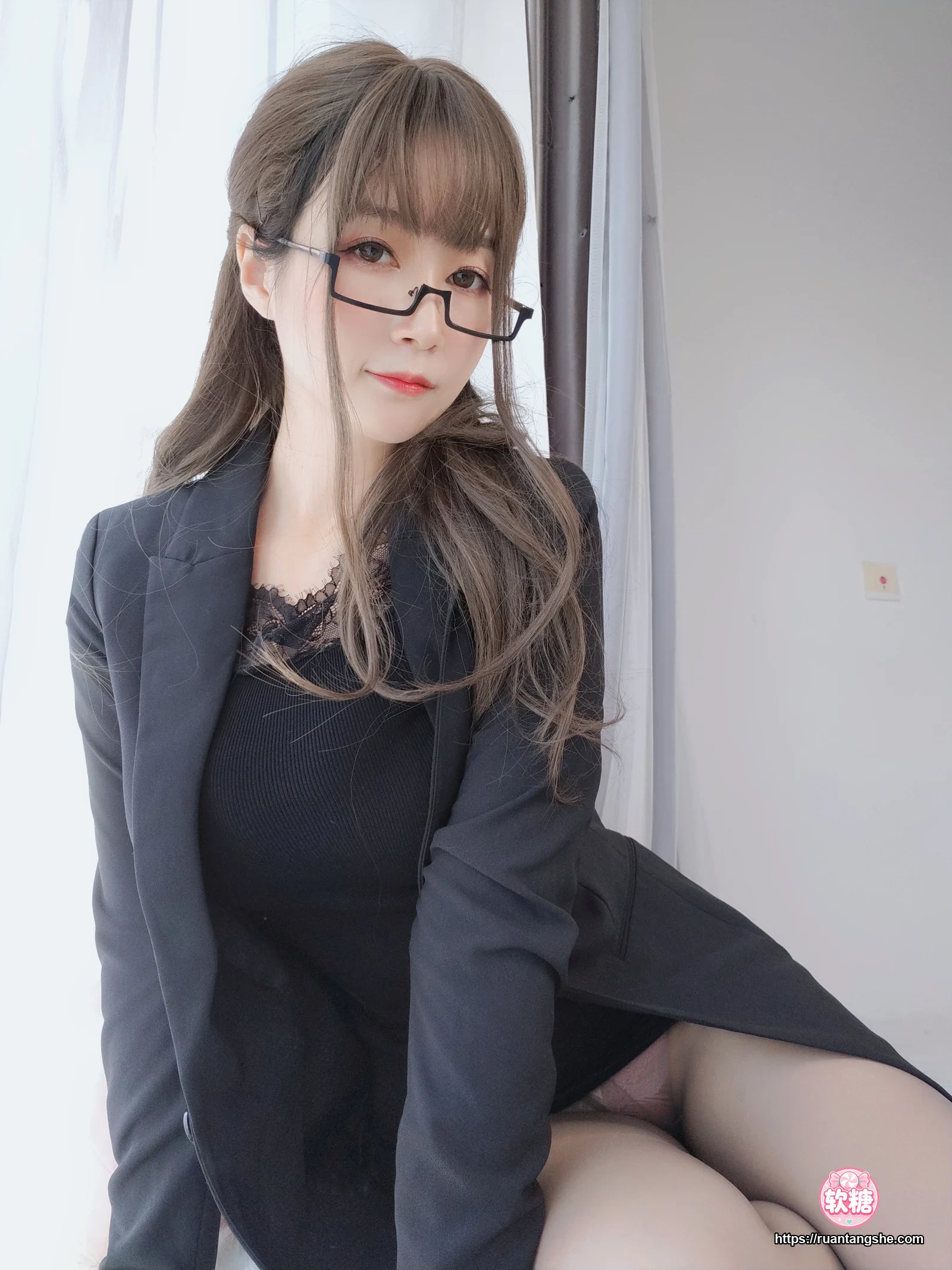 白银81 白银81 NO.049 - 黑西服