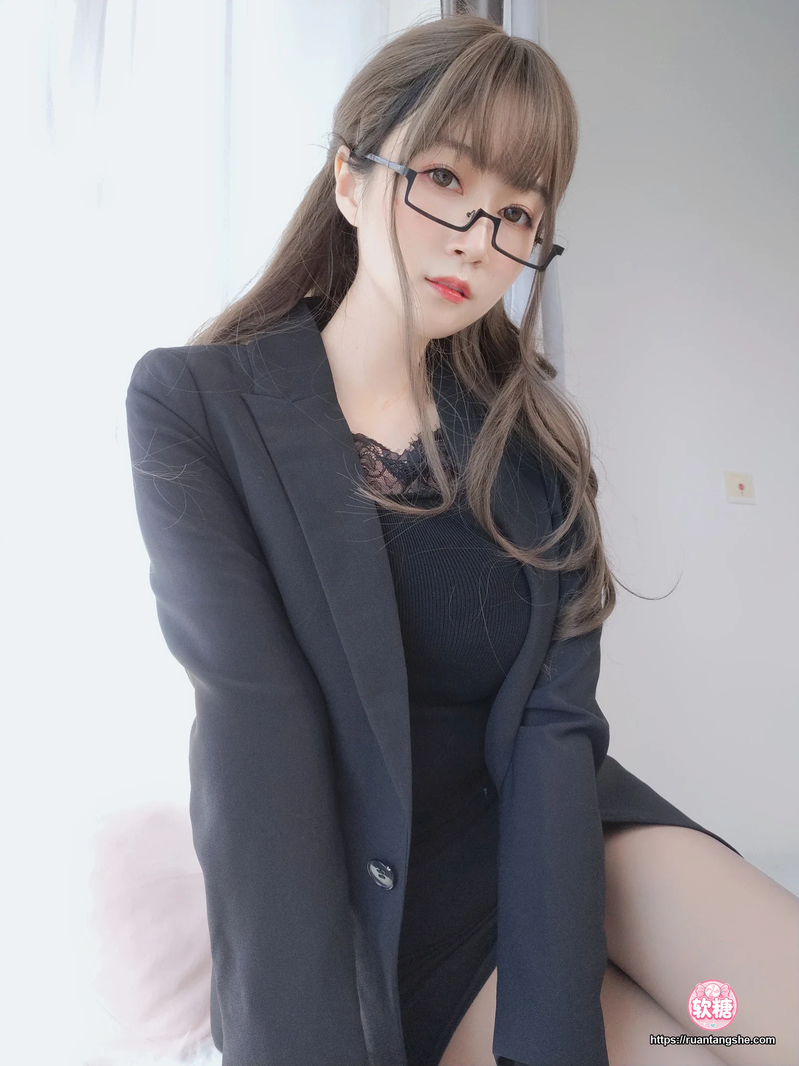 白银81 白银81 NO.049 - 黑西服