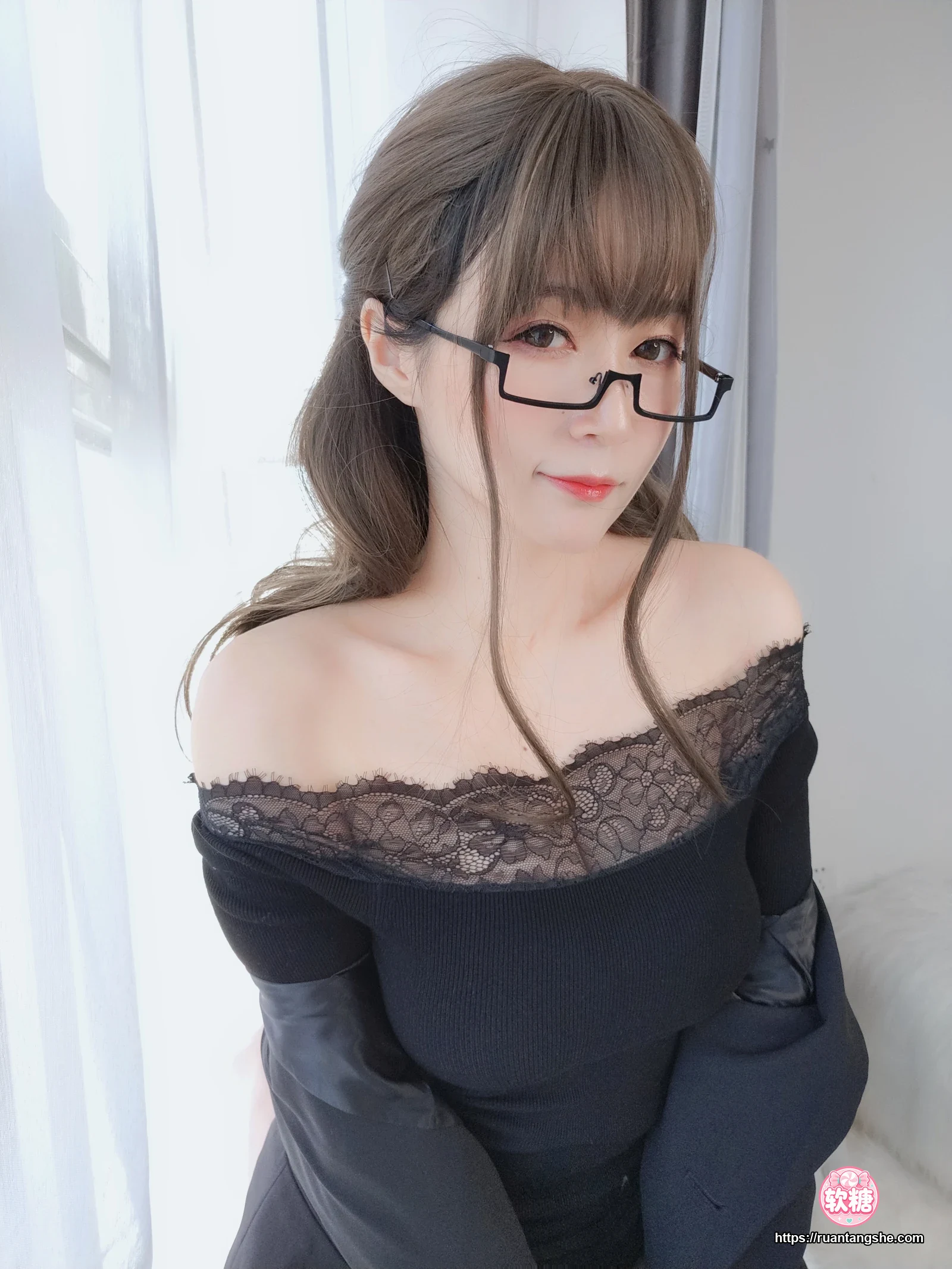 白银81 白银81 NO.049 - 黑西服