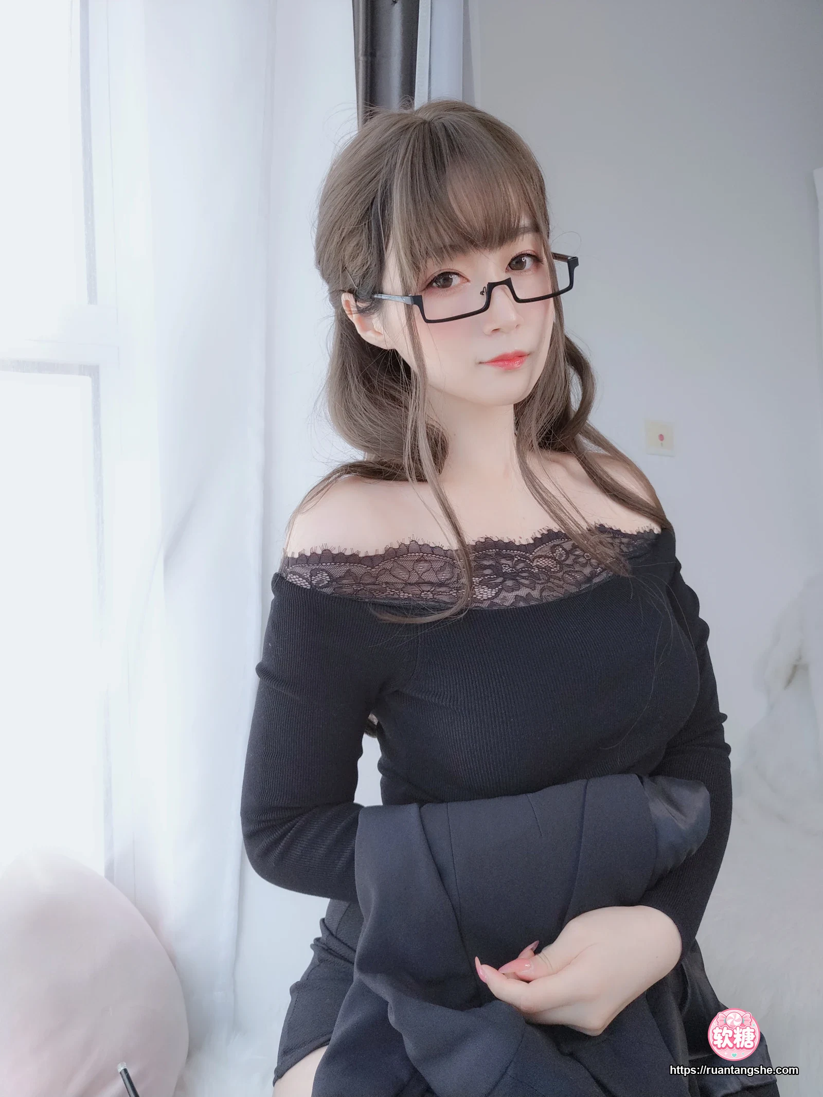 白银81 白银81 NO.049 - 黑西服