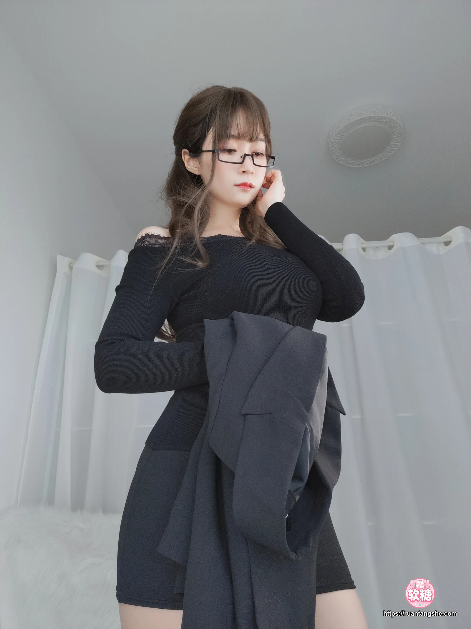 白银81 白银81 NO.049 - 黑西服