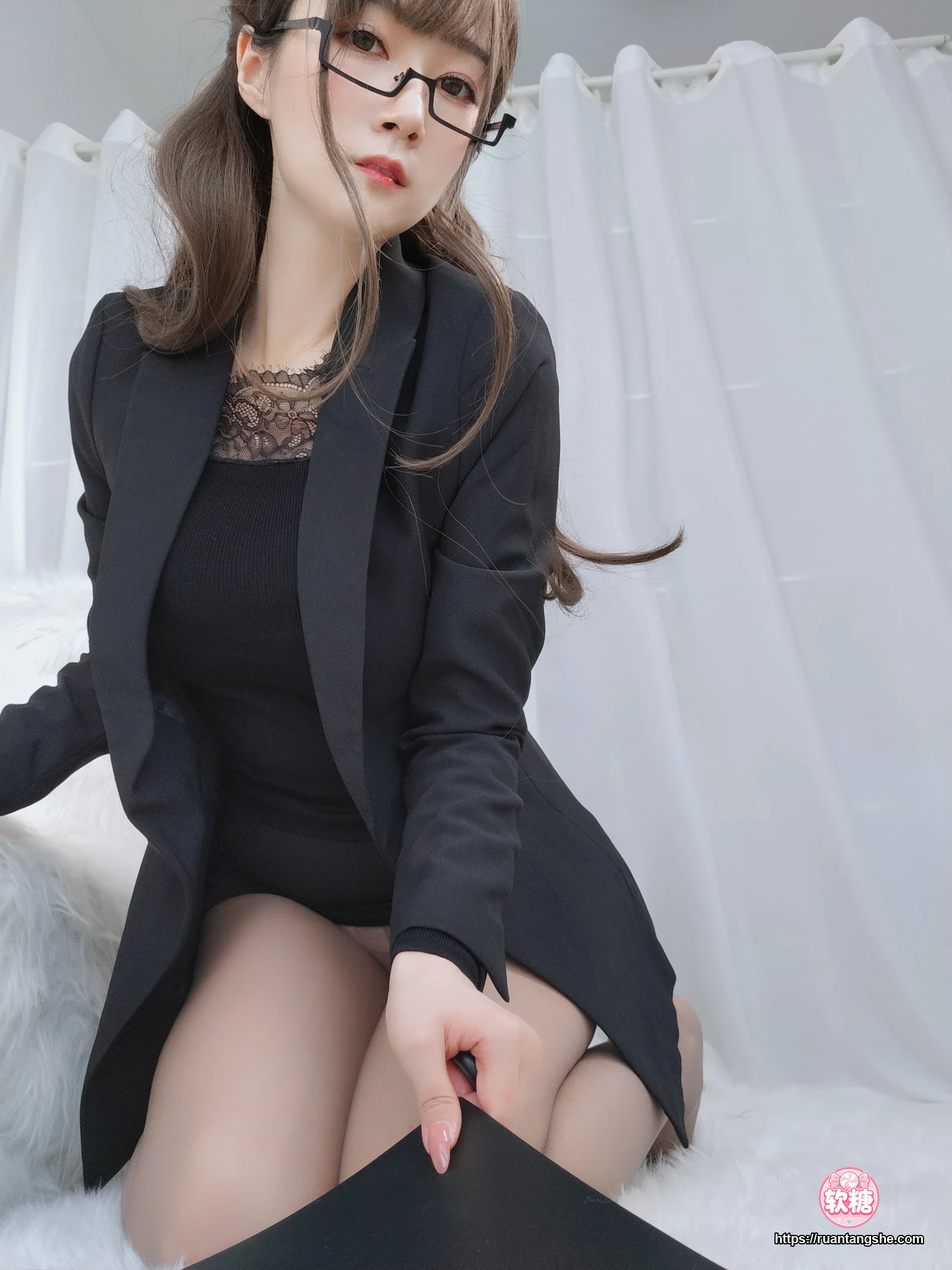 白银81 白银81 NO.049 - 黑西服