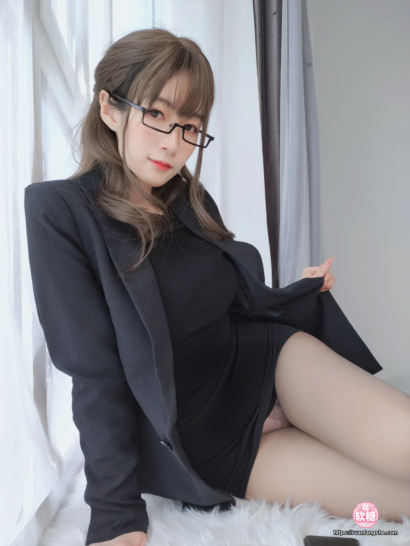 白银81 白银81 NO.049 - 黑西服