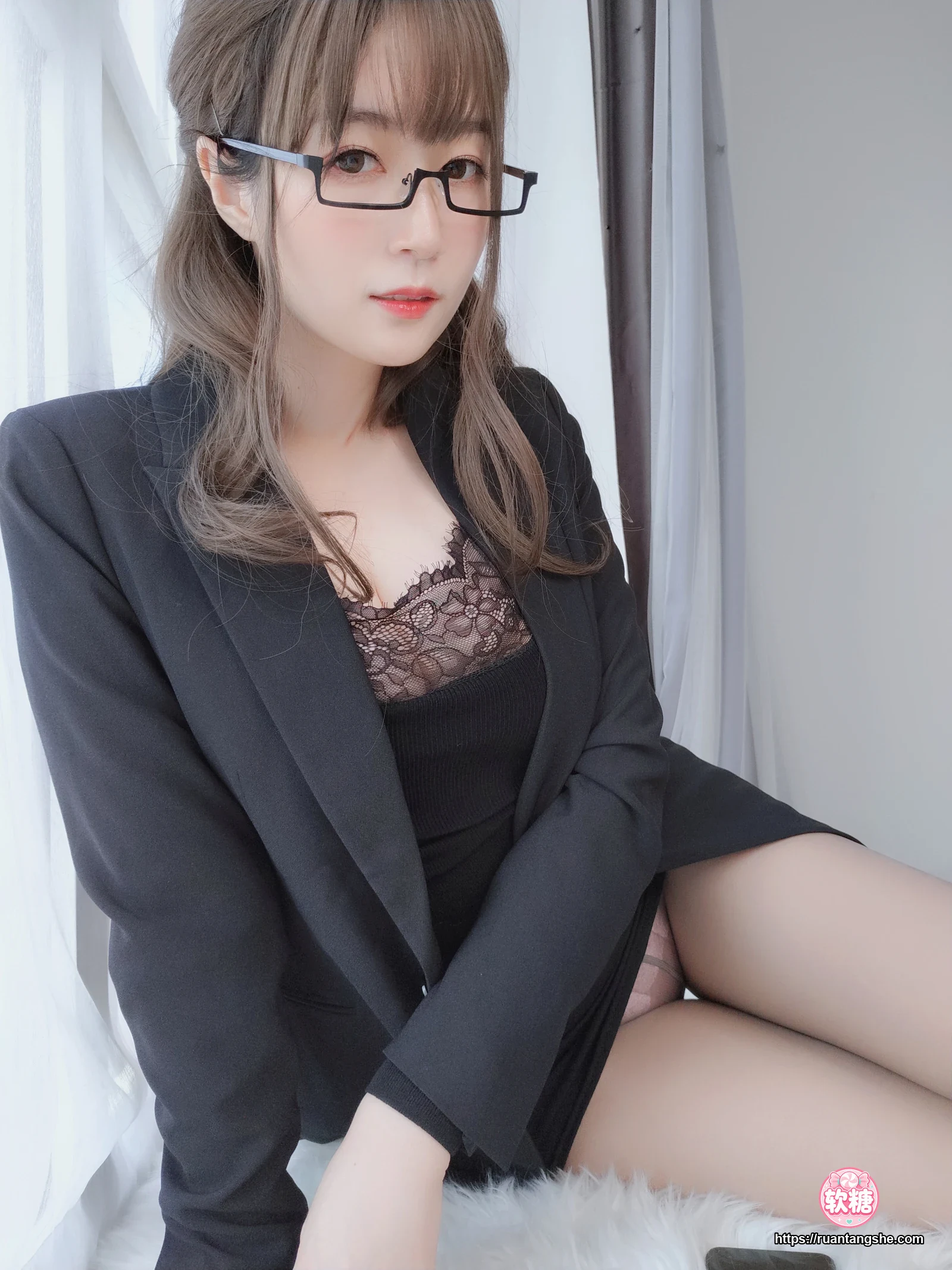 白银81 白银81 NO.049 - 黑西服