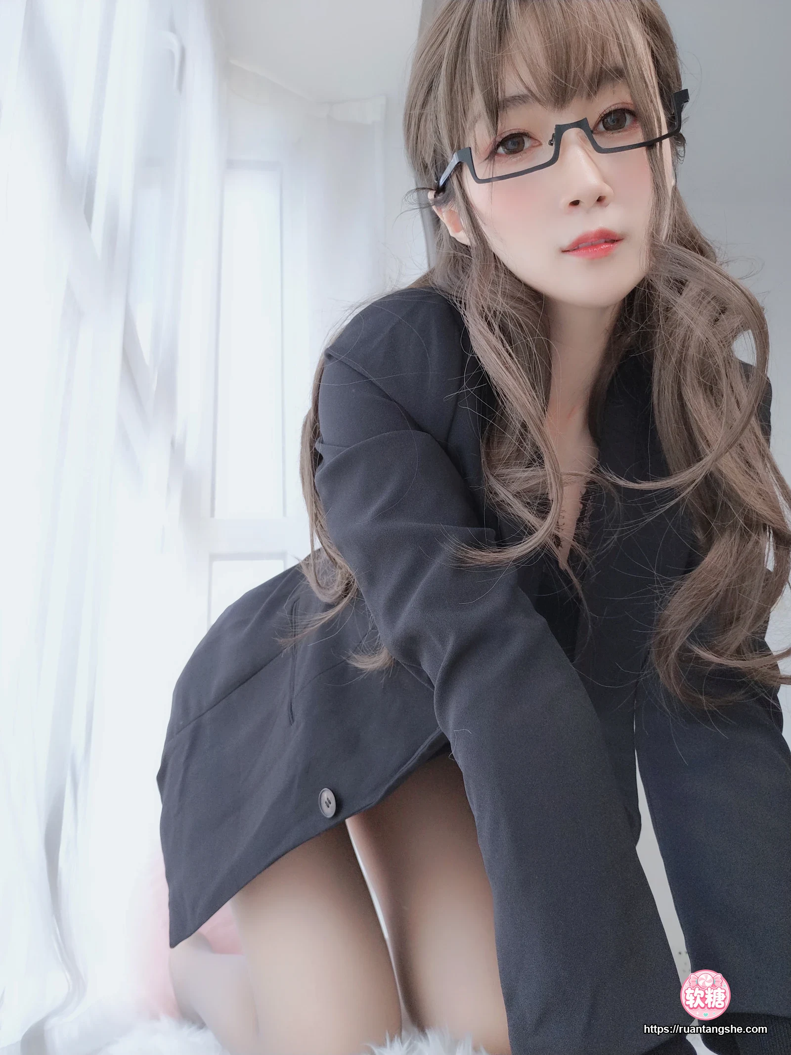 白银81 白银81 NO.049 - 黑西服