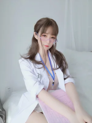 白银81《私人医生》写真图集 159P+6V｜在线预览与图包下载