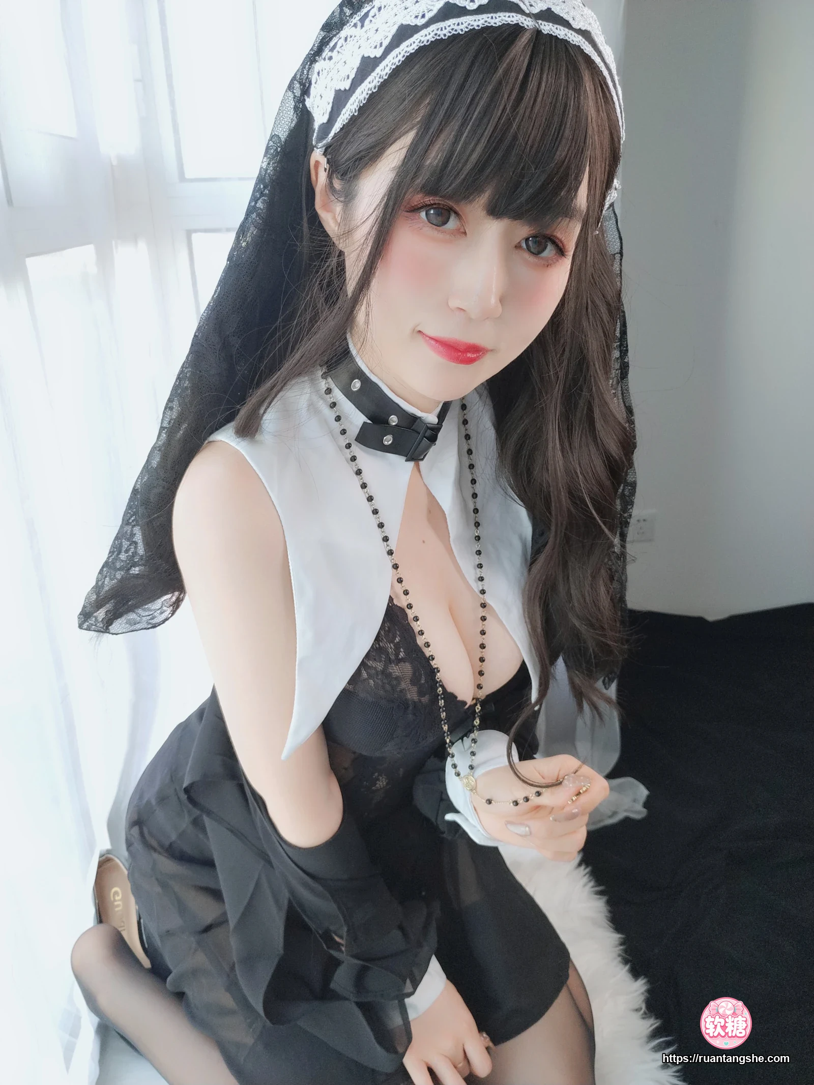 白银81 白银81 NO.071 - 蕾丝修女