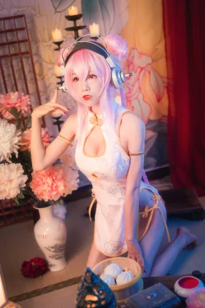 水淼Aqua《索尼子 旗袍 内景》写真图集 8P｜在线预览与图包下载