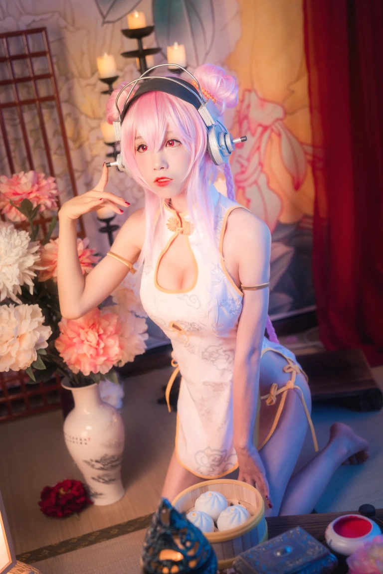 水淼Aqua《索尼子 旗袍 内景》写真图集 8P｜在线预览与图包下载
