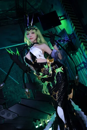 水淼Aqua《梅比乌斯》写真图集 19P｜在线预览与图包下载